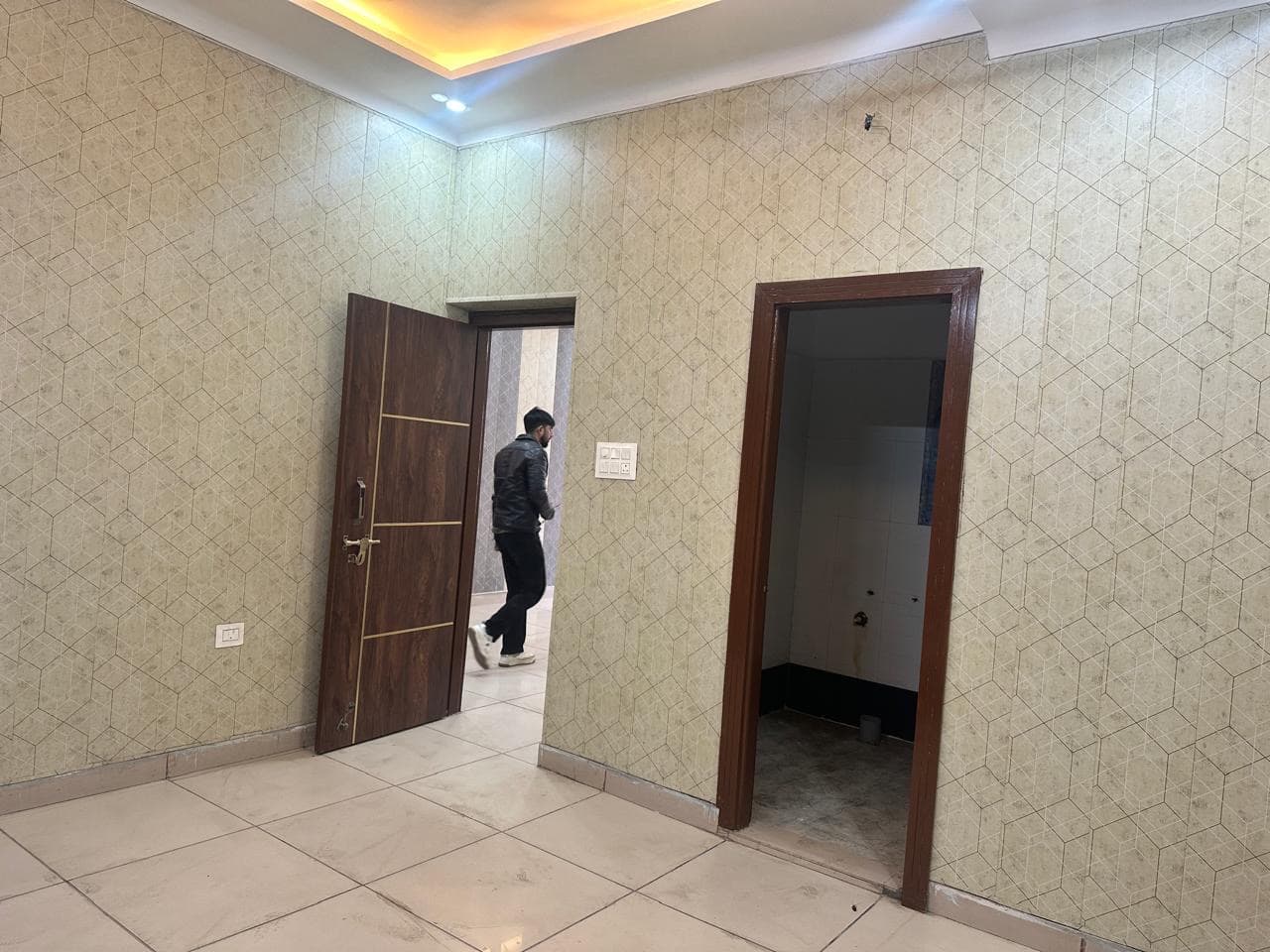 Fully furnished 1BHK near graphic era