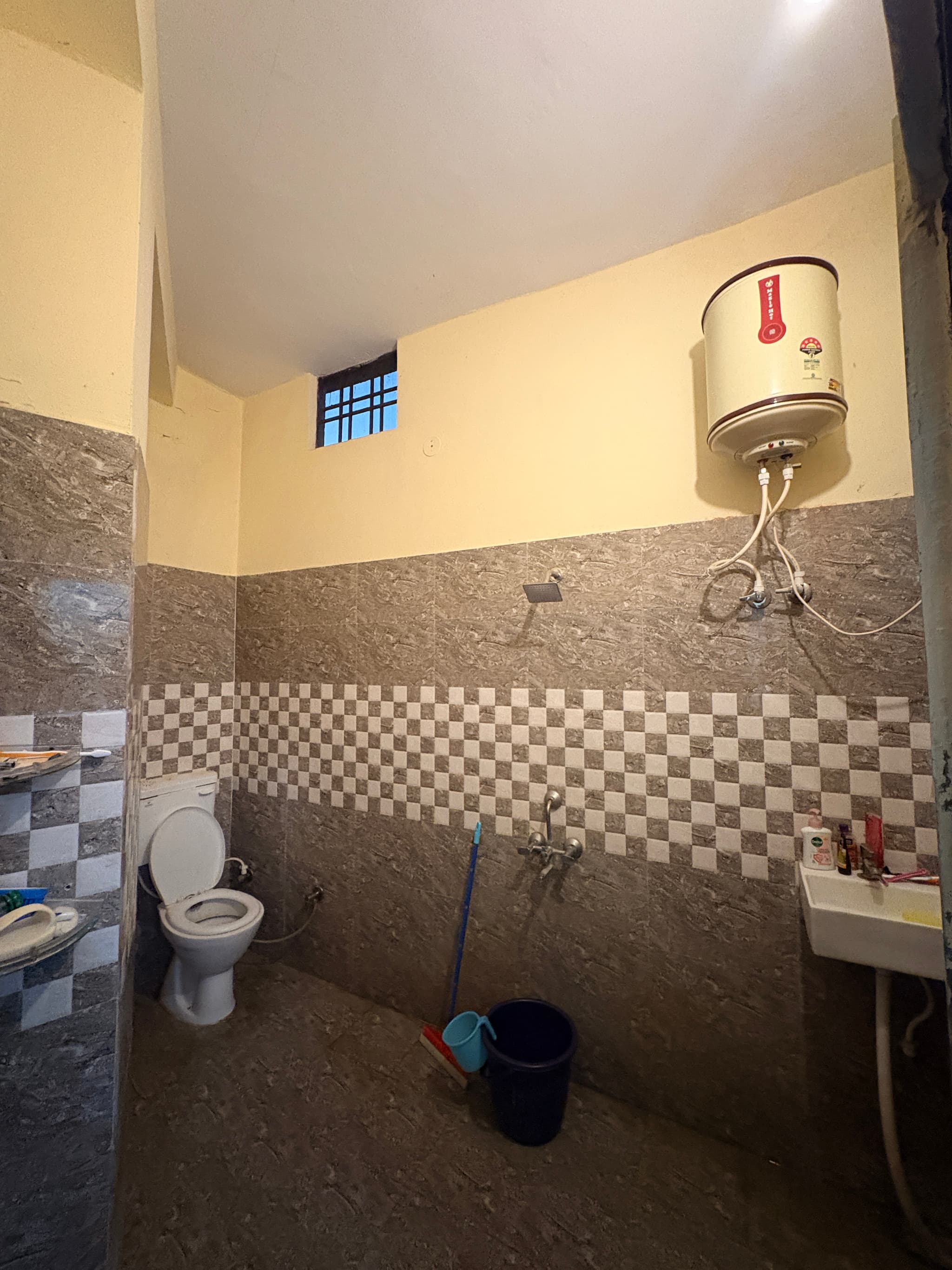 1BHK near graphic era