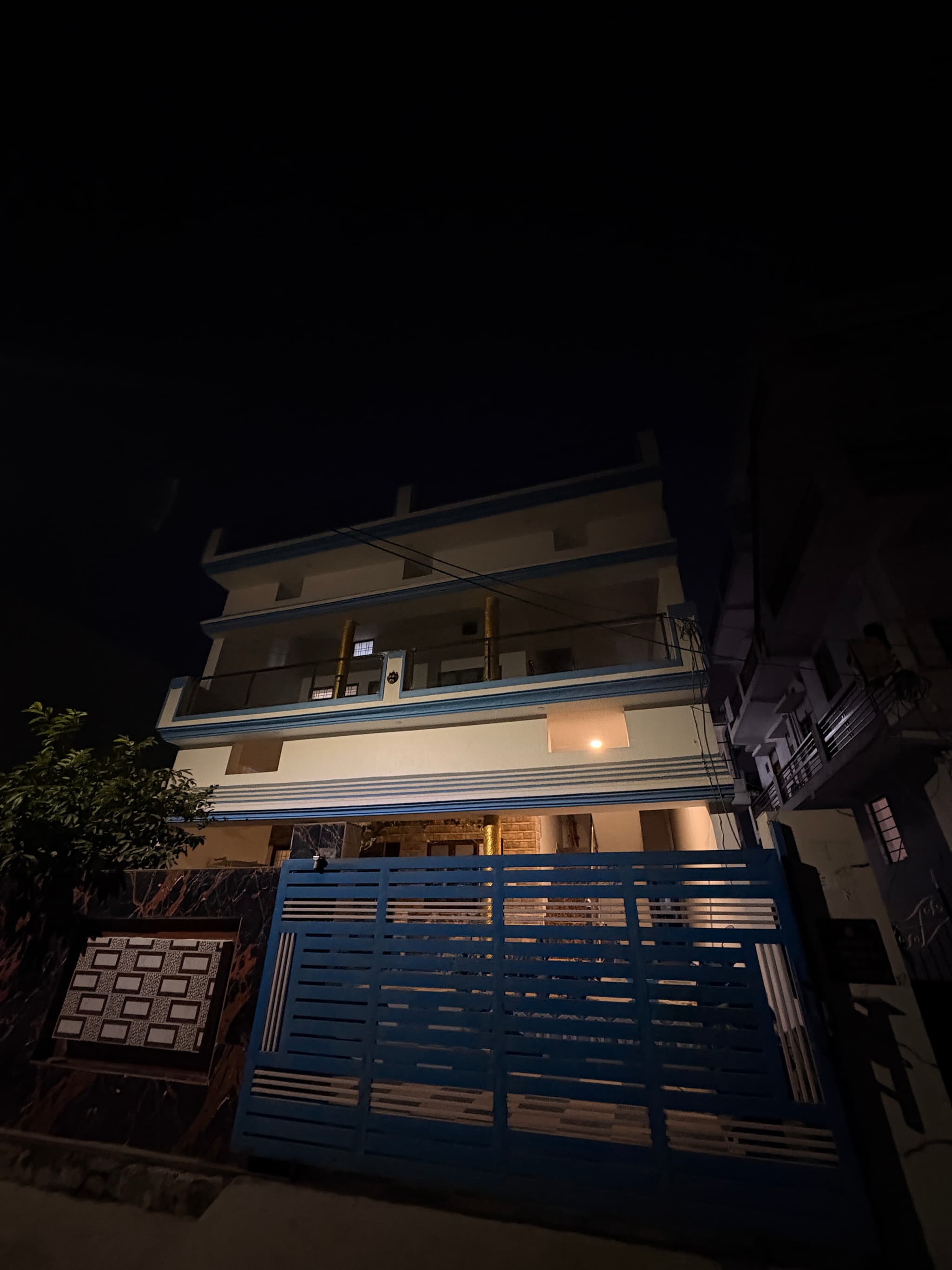 1BHK Semi Independent Near Graphic Era